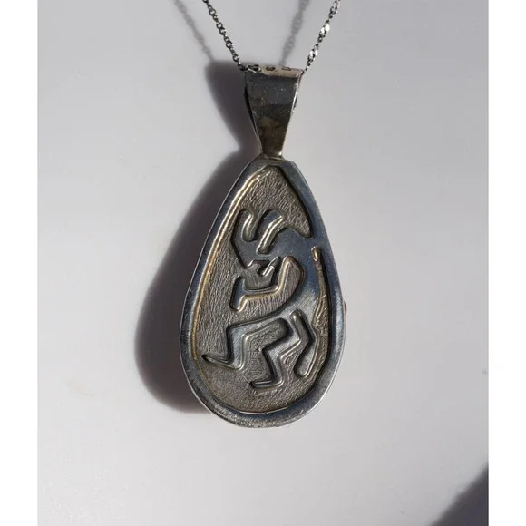 A. Henry - Native American Indian 12KGF‎ Sterling Silver Onyx Bear Paw Pendant